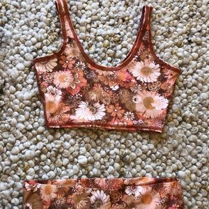 Teeki 70s yoga two-piece set workout leggings